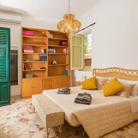 - - Sferracavallo Sul Mare Апартаменты *